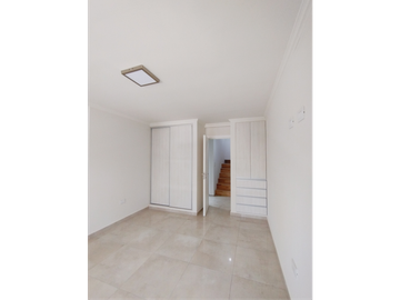 Triplex de un dorm. más escritorio Miralejos 17. Villa Carlos Paz