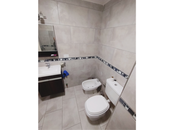 Triplex en venta, 2 dorm. 2 baños. B°. Villa Dominguez