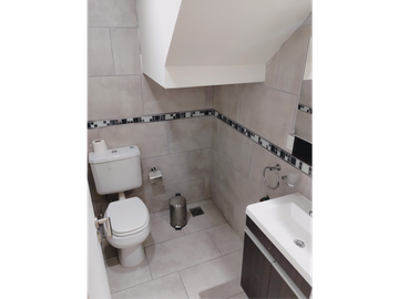 Triplex en venta, 2 dorm. 2 baños. B°. Villa Dominguez