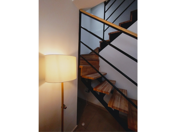 Triplex en B° Va. Dominguez a mts del lago. 3 dorm. 3 baños. Cochera