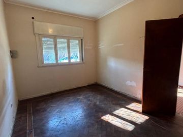 Casa PH en venta en Piñeyro