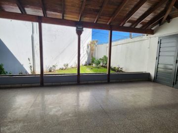 Casa en venta en Remedios de Escalada Oeste