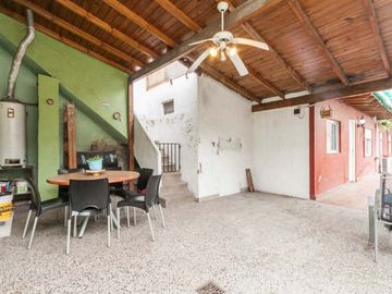 Casa en venta en Lanus Oeste