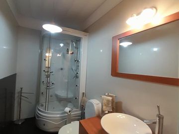 Venta-Excelente casa de 2 plantas  en Parque Chacabuco