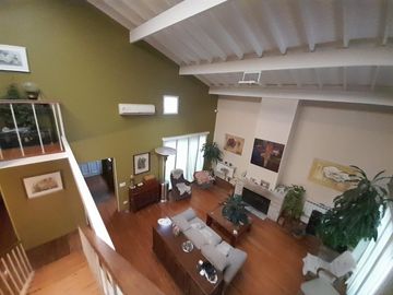 Venta-Excelente casa de 2 plantas  en Parque Chacabuco