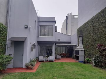 Venta-Excelente casa de 2 plantas  en Parque Chacabuco