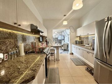 Venta de Casa en Condominio en Olivar de los Padres diseñada Arq Artigas