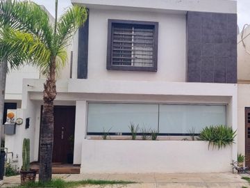 CASA EN VENTA EN PRIVADAS DEL PARQUE, APODACA