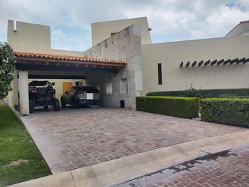 CASA EN VENTA EN RESIDENCIAL LAS QUINTAS LEÓN GTO