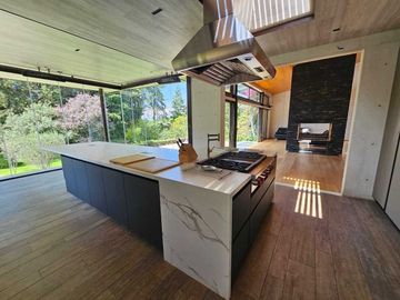 Casa Moderna con excelentes espacios