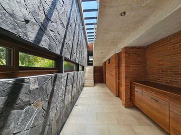 Casa Moderna con excelentes espacios