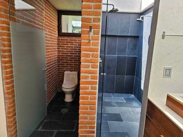 Casa Moderna con excelentes espacios
