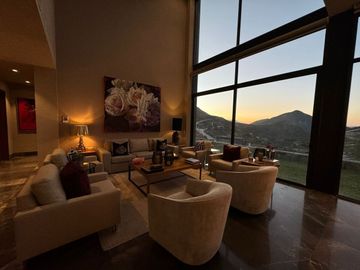 VENTA DE CASA EN TERRALTA RESIDENCIAL COUNTRY CLUB VALLE PONIENTE
