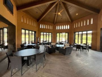 VENTA DE CASA EN TERRALTA RESIDENCIAL COUNTRY CLUB VALLE PONIENTE