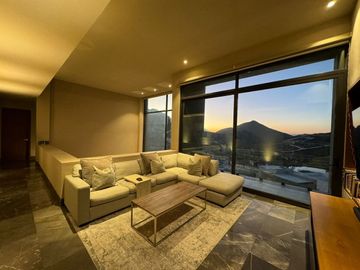 VENTA DE CASA EN TERRALTA RESIDENCIAL COUNTRY CLUB VALLE PONIENTE