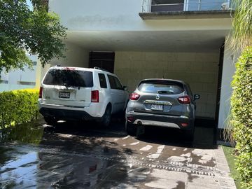 La Casa de Tus Sueños Te Espera en El Manantial