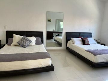 La Casa de Tus Sueños Te Espera en El Manantial