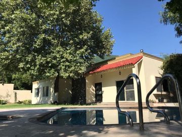 CASA EN VENTA EN LOS CRISTALES