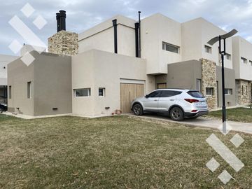 Casa en  Barrio privado Sauces del Limay