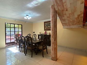 VENTA CASA CUAUTITLÁN CENTRO CON USO COMERCIAL.