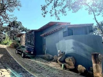 CASA EN RENTA FONTANA ALTA, VALLE DE BRAVO.