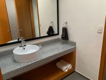 CASA EN RENTA FONTANA ALTA, VALLE DE BRAVO.