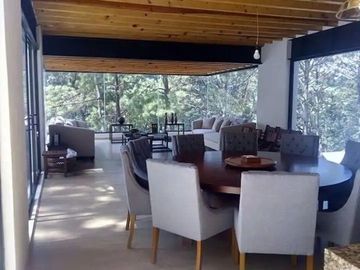 CASA EN RENTA FONTANA ALTA, VALLE DE BRAVO.