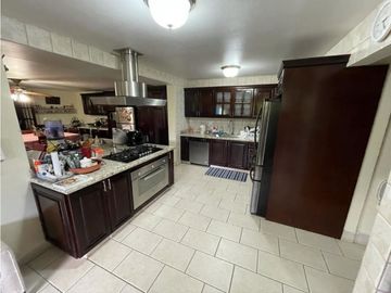 SE VENDE Hermosa casa en Cardenas Panama $750.00.00