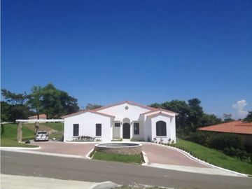 SE VENDE CASA EN SAN CARLOS