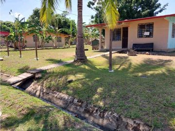 VENDO CASA EN LA MATA DE SANTIAGO DE VERAGUAS