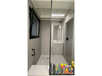 CASA  EN CLAYTON CRDENAS VILLAGE REMODELADA  4REC 3.5B 360M2