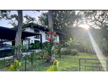 CASA  EN CLAYTON CRDENAS VILLAGE REMODELADA  4REC 3.5B 360M2