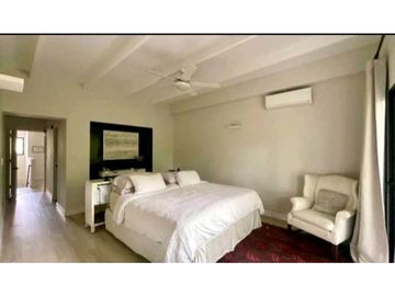 CASA  EN CLAYTON CRDENAS VILLAGE REMODELADA  4REC 3.5B 360M2