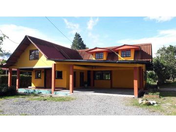 VENDO 2 CASAS DENTRO DE UN MISMO LOTE VOLCAN