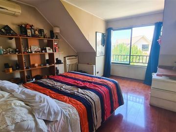 Casa en Venta en Santa Rosa de Huechuraba Colegio Pumahue