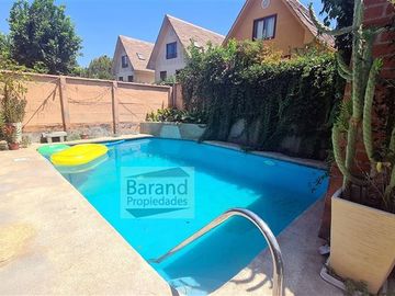 Casa en Venta en Santa Rosa de Huechuraba Colegio Pumahue