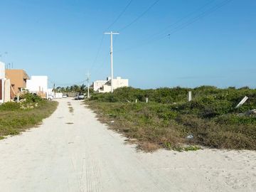 TERRENO EN VENTA EN LA PLAYA  EN MERIDA SAN BRUNO SEGUNDA FILA KM 32.5