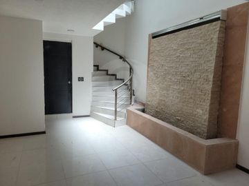 Casa en venta en Fraccionamiento Arboledas de San Javier