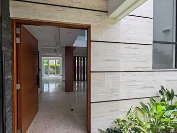VENTA DE CASA NUEVA EN PARQUE HIDALGO, EN LOMAS DE ANGELOPOLIS