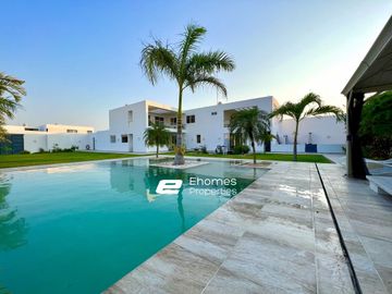 CASA VENTA MÉRIDA, CASA BLANCA, IMPONENTE, 1,043.96, 4 HABITS, 7 BAÑOS,  DZITYÁ.