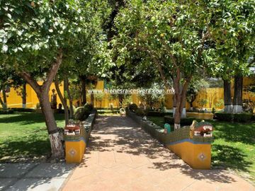CASA EN VENTA SUPER OPORTUNIDAD EN CENTRO DE TEQUISQUIAPAN . Xóchitl.
