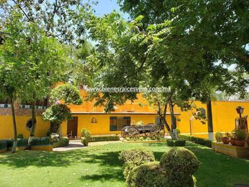 CASA EN VENTA SUPER OPORTUNIDAD EN CENTRO DE TEQUISQUIAPAN . Xóchitl.