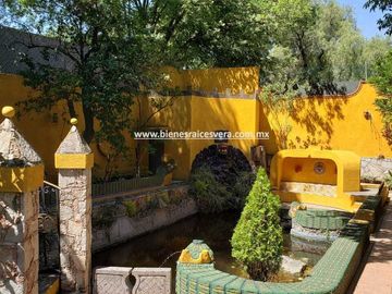 CASA EN VENTA SUPER OPORTUNIDAD EN CENTRO DE TEQUISQUIAPAN . Xóchitl.