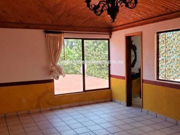 CASA EN VENTA SUPER OPORTUNIDAD EN CENTRO DE TEQUISQUIAPAN . Xóchitl.