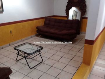 CASA EN VENTA SUPER OPORTUNIDAD EN CENTRO DE TEQUISQUIAPAN . Xóchitl.