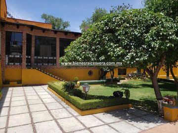 CASA EN VENTA SUPER OPORTUNIDAD EN CENTRO DE TEQUISQUIAPAN . Xóchitl.