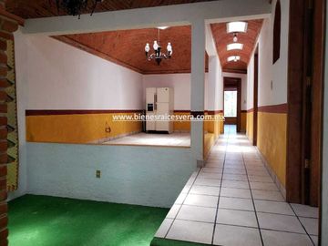 CASA EN VENTA SUPER OPORTUNIDAD EN CENTRO DE TEQUISQUIAPAN . Xóchitl.