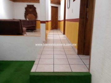 CASA EN VENTA SUPER OPORTUNIDAD EN CENTRO DE TEQUISQUIAPAN . Xóchitl.