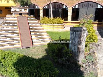 CASA EN VENTA SUPER OPORTUNIDAD EN CENTRO DE TEQUISQUIAPAN . Xóchitl.