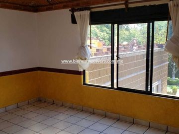 CASA EN VENTA SUPER OPORTUNIDAD EN CENTRO DE TEQUISQUIAPAN . Xóchitl.